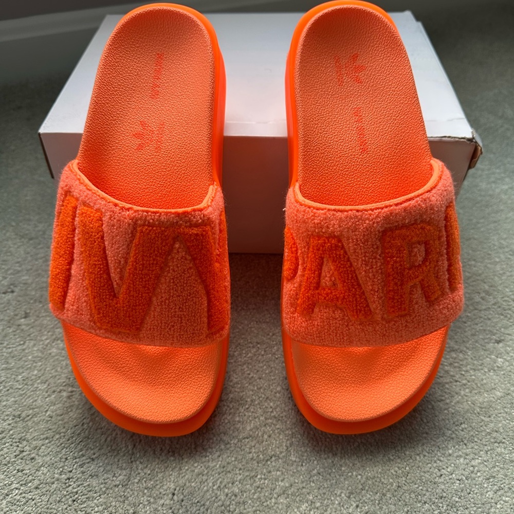 Ivy Park x Adidas Slide